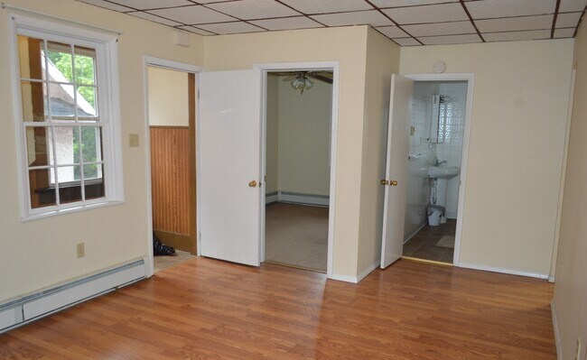 Building Photo - 211 S Main St