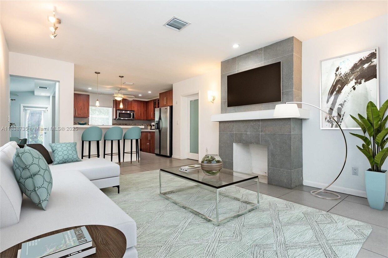 Foto principal - 330 NE 86th St