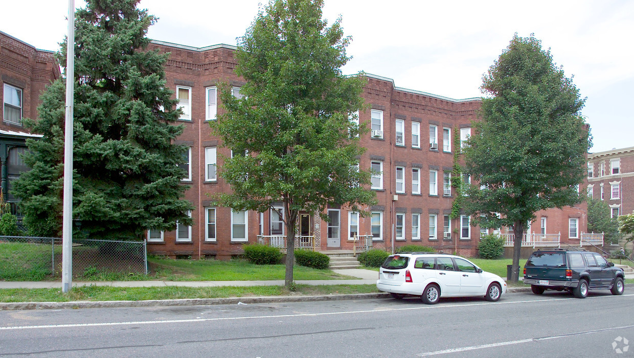 Building Photo - 177-187 Beech St