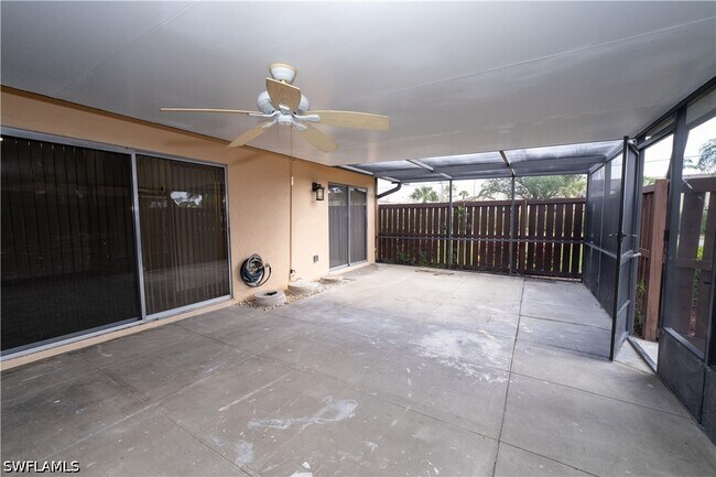 Foto del edificio - 6306 Royal Woods Dr