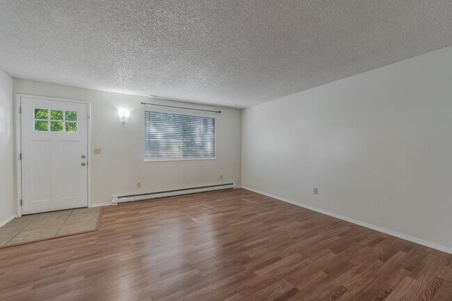 Building Photo - Downtown CDA duplex 3 bed 1 bath