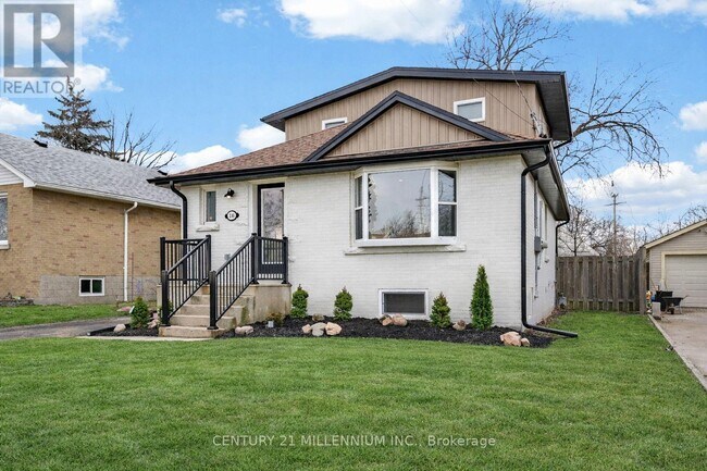 Photo du bâtiment - 330 E 15th St