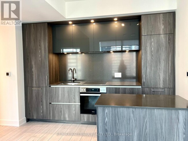 Building Photo - 15 Mercer St