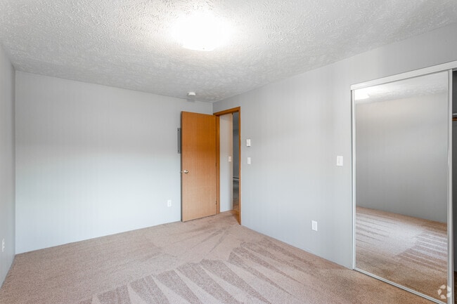 Knightsbridge - 1BR, 1BA - 711 SF - Knightsbridge Communities
