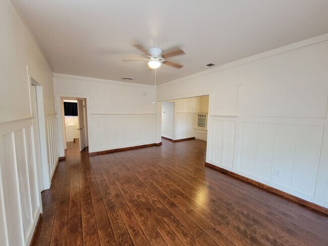 Foto del edificio - 872 W Orange Ave