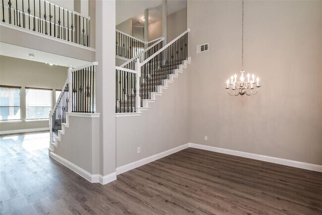Foto del edificio - 5495 Imperial Meadow Dr