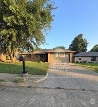 Building Photo - 412 Linda Ln