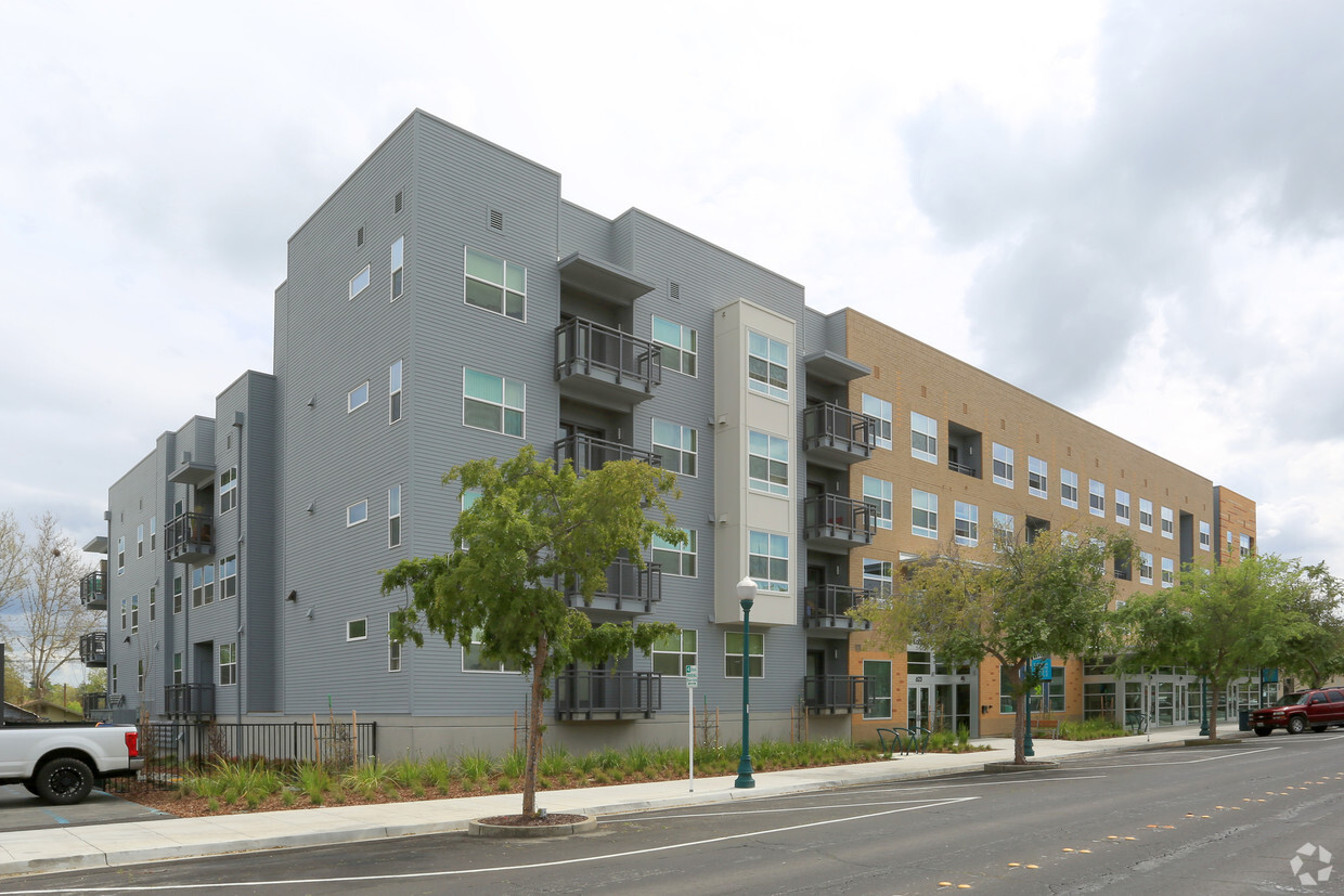 Building Photo - The Lohse Apartments