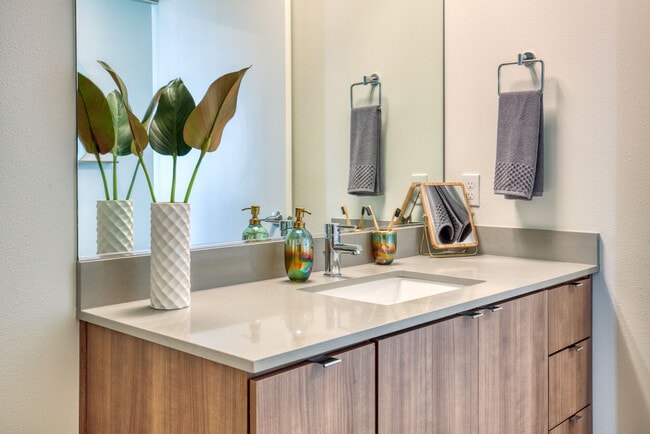 Building Photo - Cypress Apartments