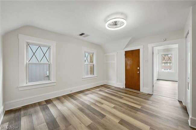 Foto del edificio - 2471 Tremont Ave