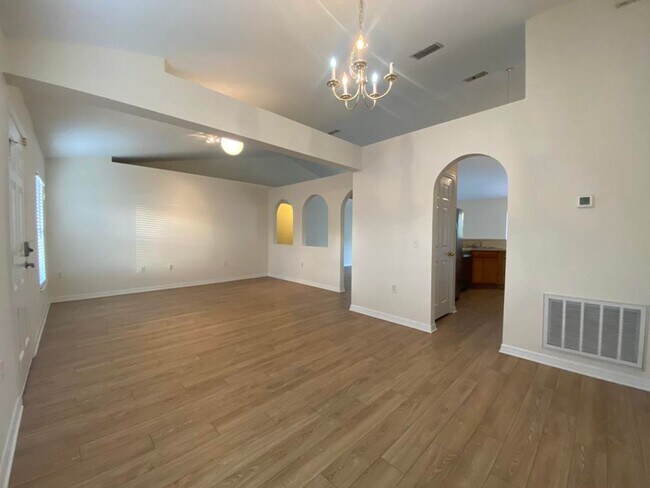 Building Photo - Great 4 Bedroom Palm Coast Home