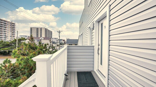 Building Photo - 25 S Adams Ave
