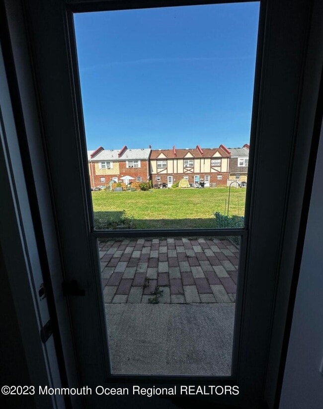 Building Photo - 60 Briar Mills Dr