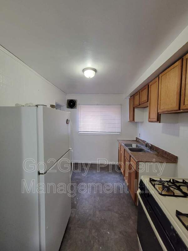 Building Photo - 16571 Lauder St