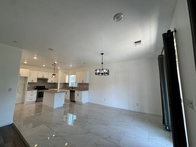 Building Photo - 2469 S Rogers Ln