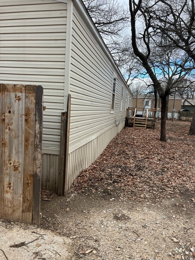 Building Photo - 1701 Pelican Dr N