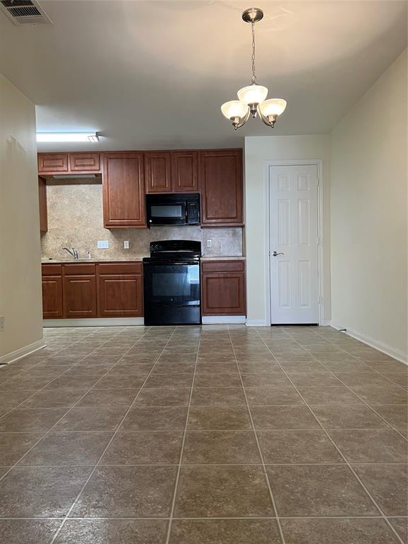 Building Photo - 2211 Place Rebecca Ln