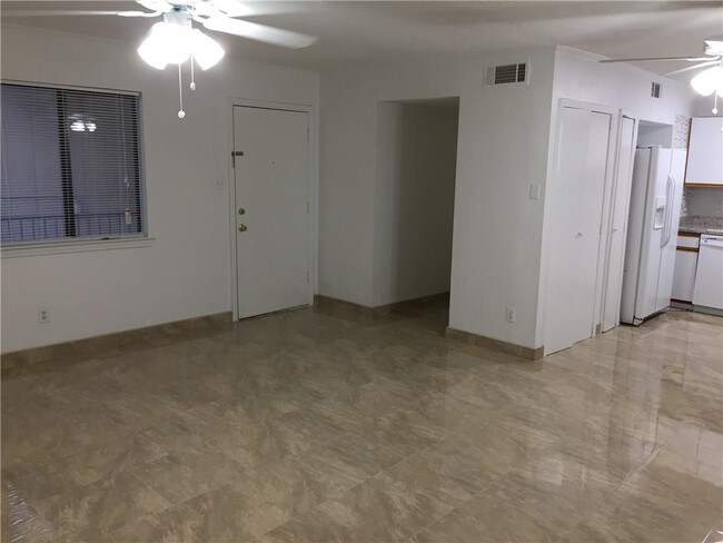 Foto del edificio - 5801 Harvest Hill Rd