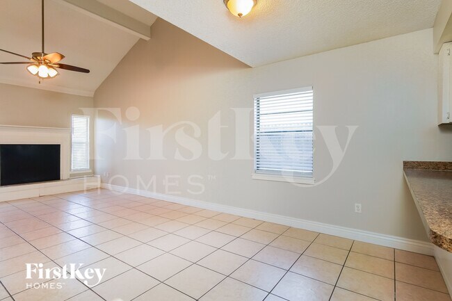 Foto del edificio - 3222 Timberline Rd