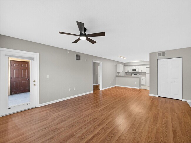 Foto del edificio - 121 SW Palm Dr