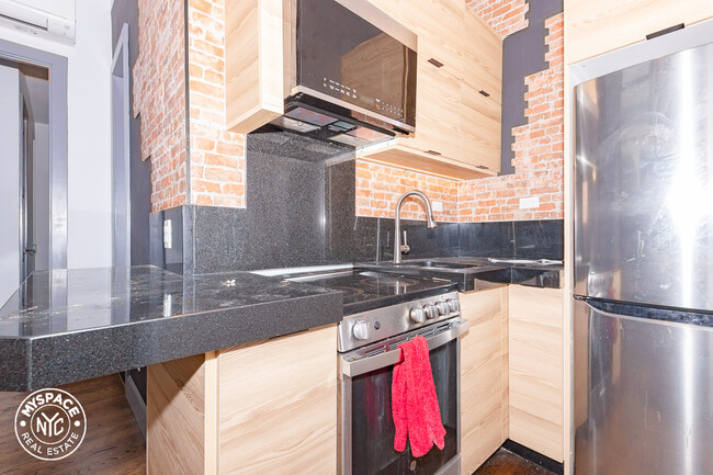 Building Photo - 168 Stuyvesant Ave