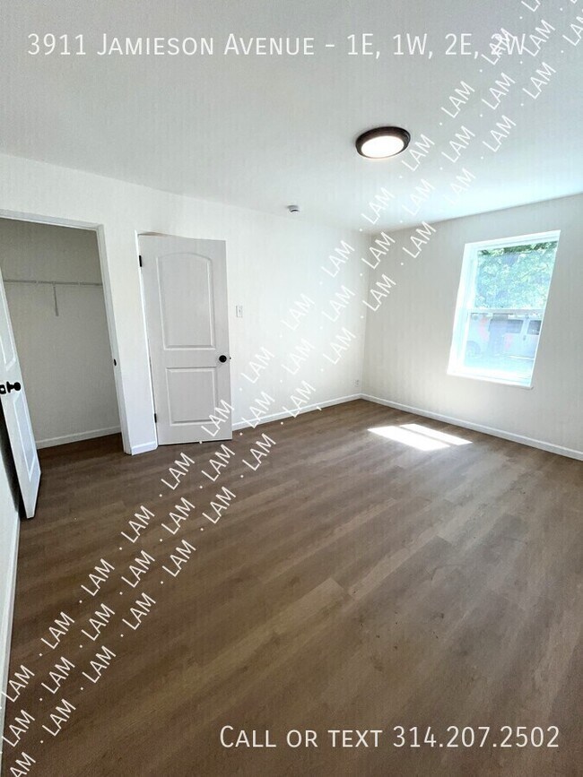 Foto del edificio - 3911 Jamieson Ave