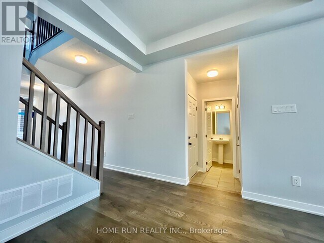 Building Photo - 269 Ormiston Cres