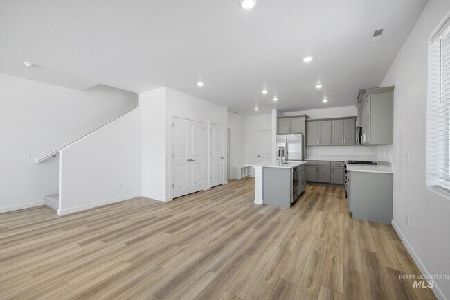 Foto del edificio - 4242 W Perspective St