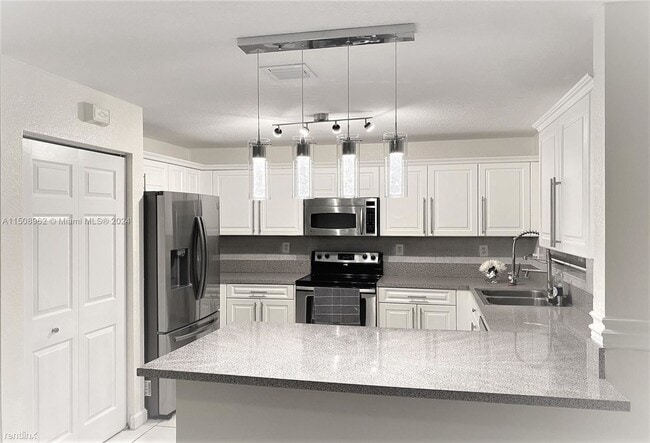 Building Photo - 4 br, 3 bath House - 13425 SW 122nd Ave