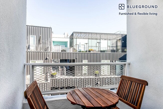Building Photo - 609 N Dillon St