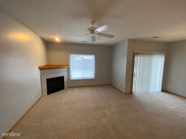 Foto del edificio - 2 br, 2 bath Condo - 1380 SE Florence Dr 4...