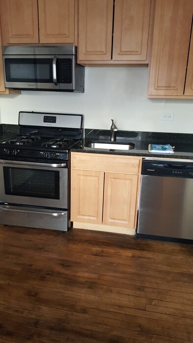 Foto principal - 3610 W Sunnyside Ave