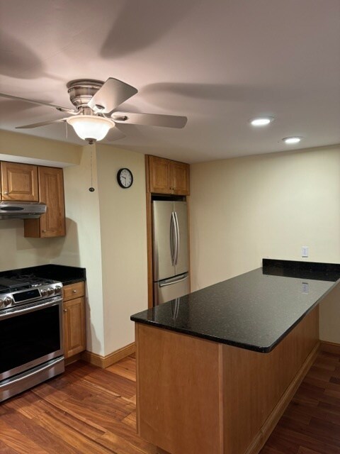 Foto del edificio - 495 Kenwood Ave