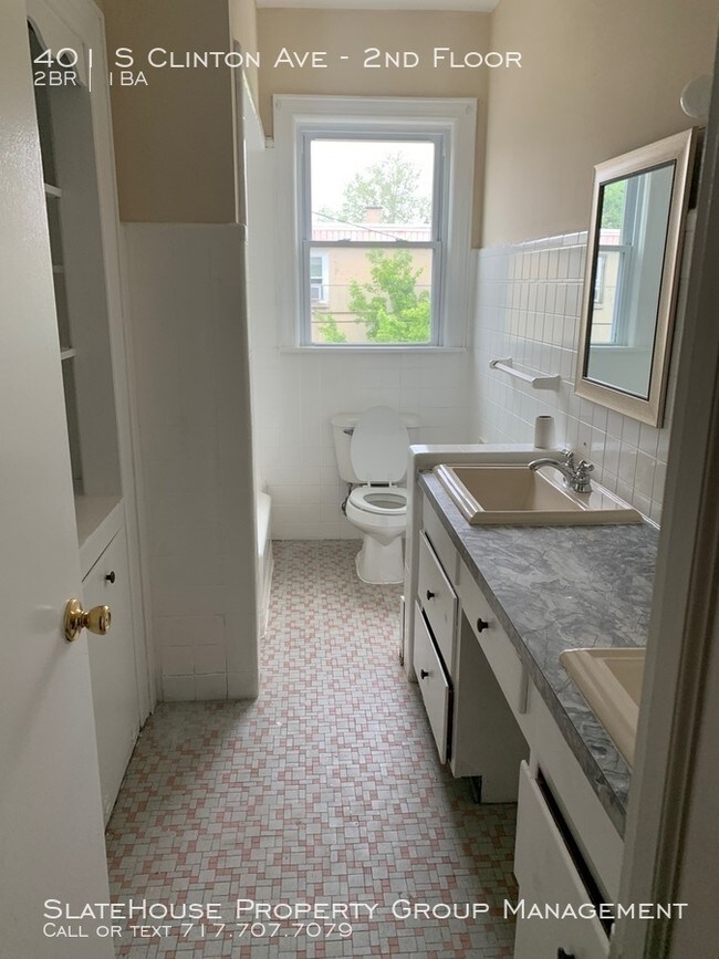 Building Photo - Chic 2 bedroom/ 1 Bathroom Apartment