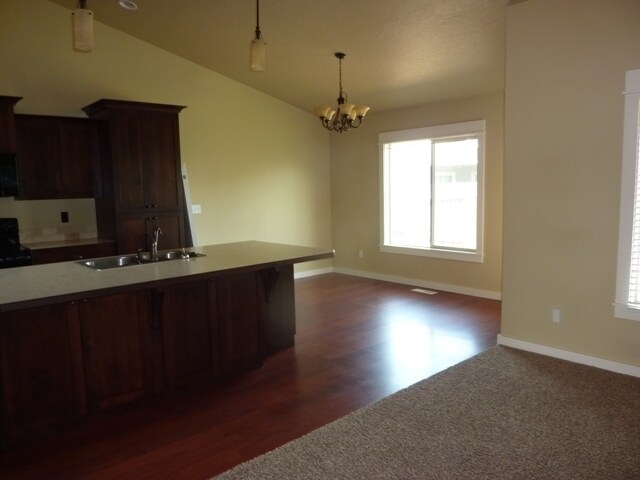 Foto del edificio - 18424 Spicebush Ave