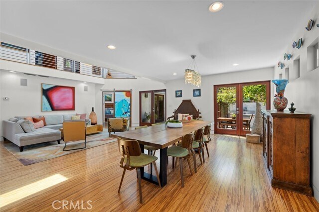 Building Photo - 330 Calle de Arboles