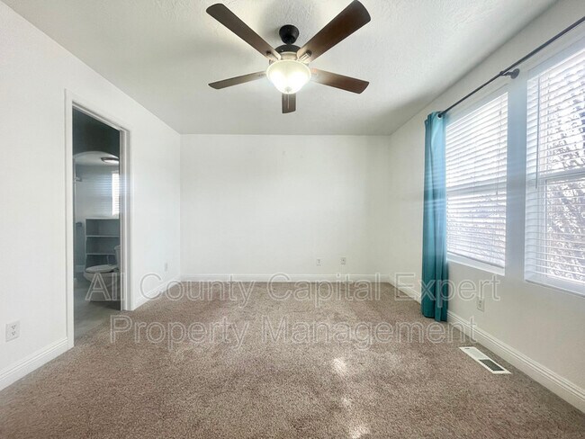 Foto del edificio - 4494 Osage Rd