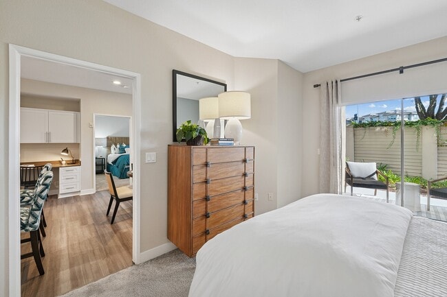 Building Photo - Park Sierra