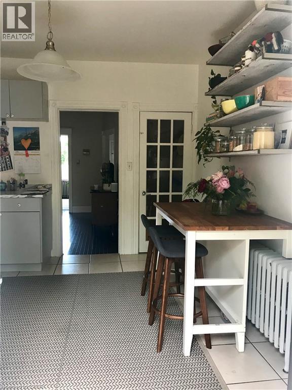 Building Photo - 291 Bay St N