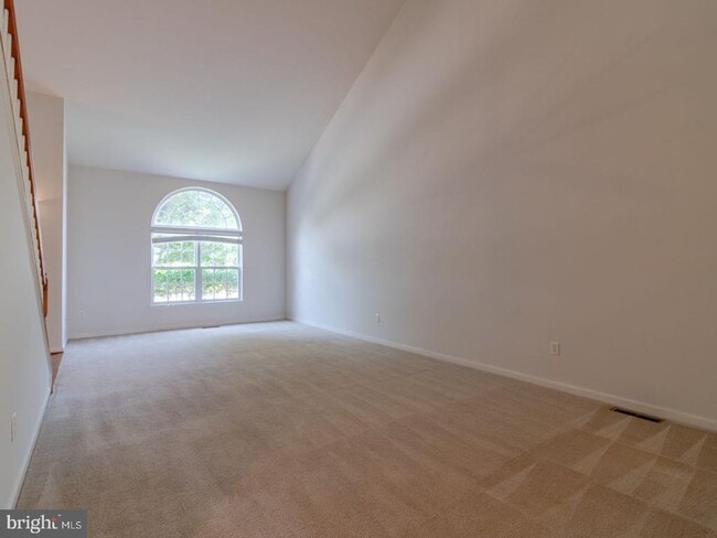 Building Photo - 31171 Mills Chase Dr