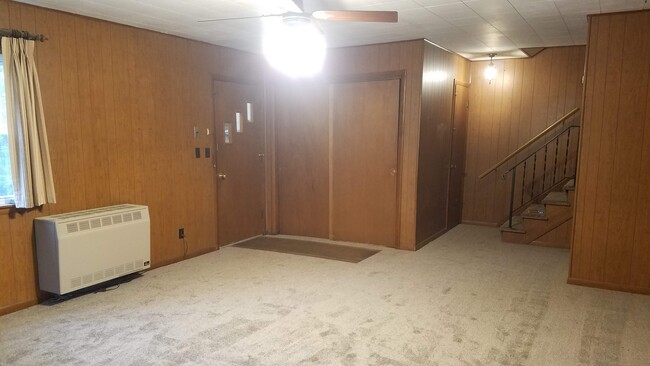 den - 1192 E Division st