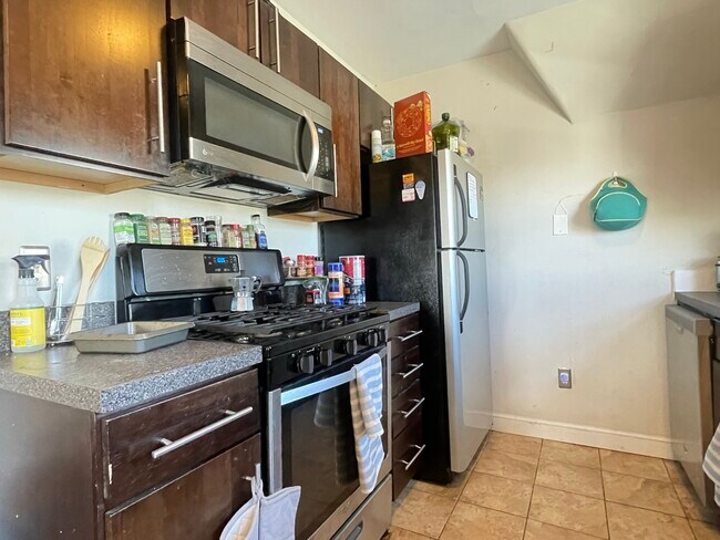 Foto del edificio - 839 Parker St