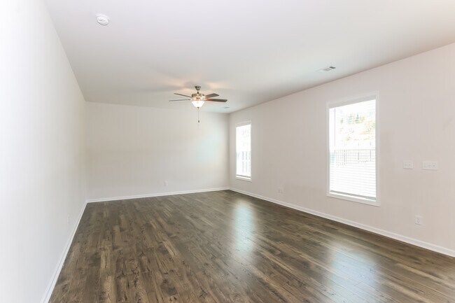 Building Photo - 6204 Whirlaway Rd