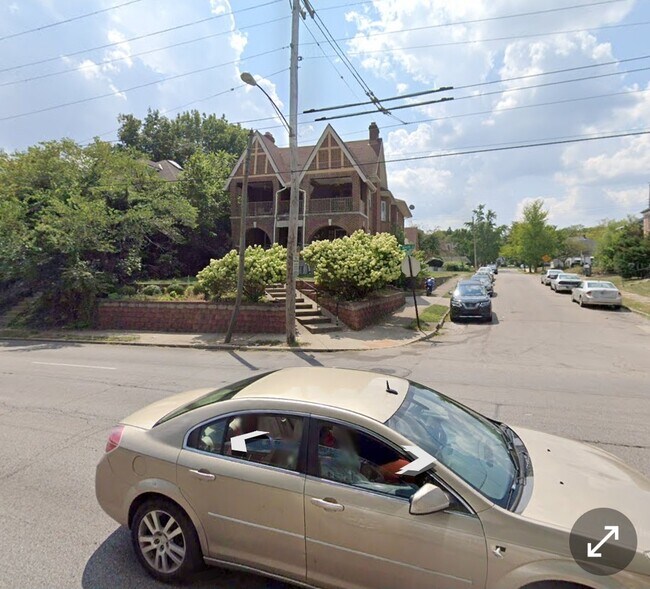 Building Photo - 2671 N Main St