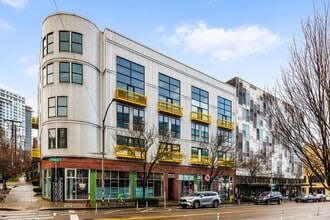 Building Photo - 615 E Pike St