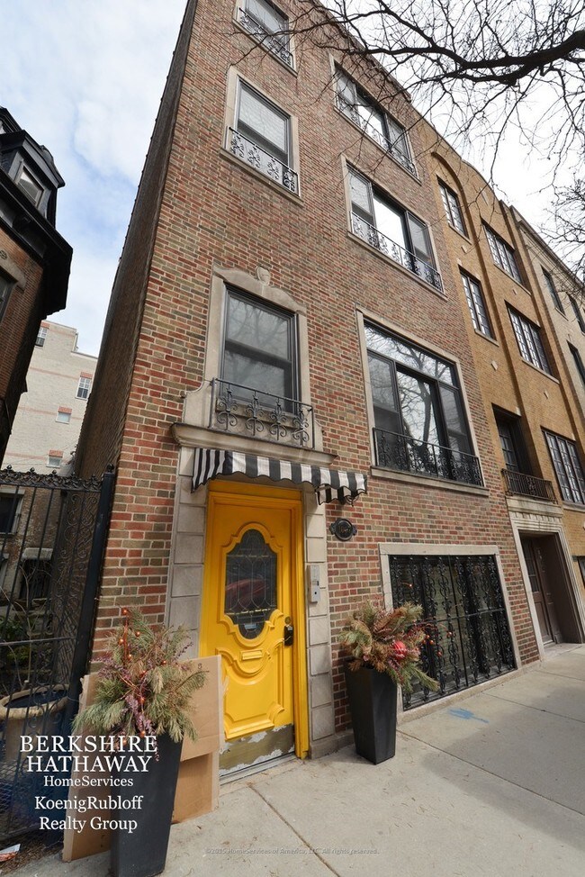 1007 N LaSalle Blvd Condo for Rent in Chicago, IL