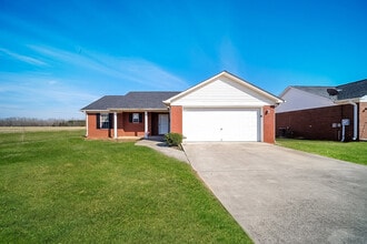 Building Photo - 467 Shady Ln