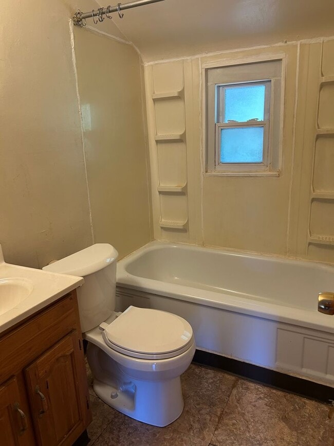 Photo - 1403 Woodlawn Ave House