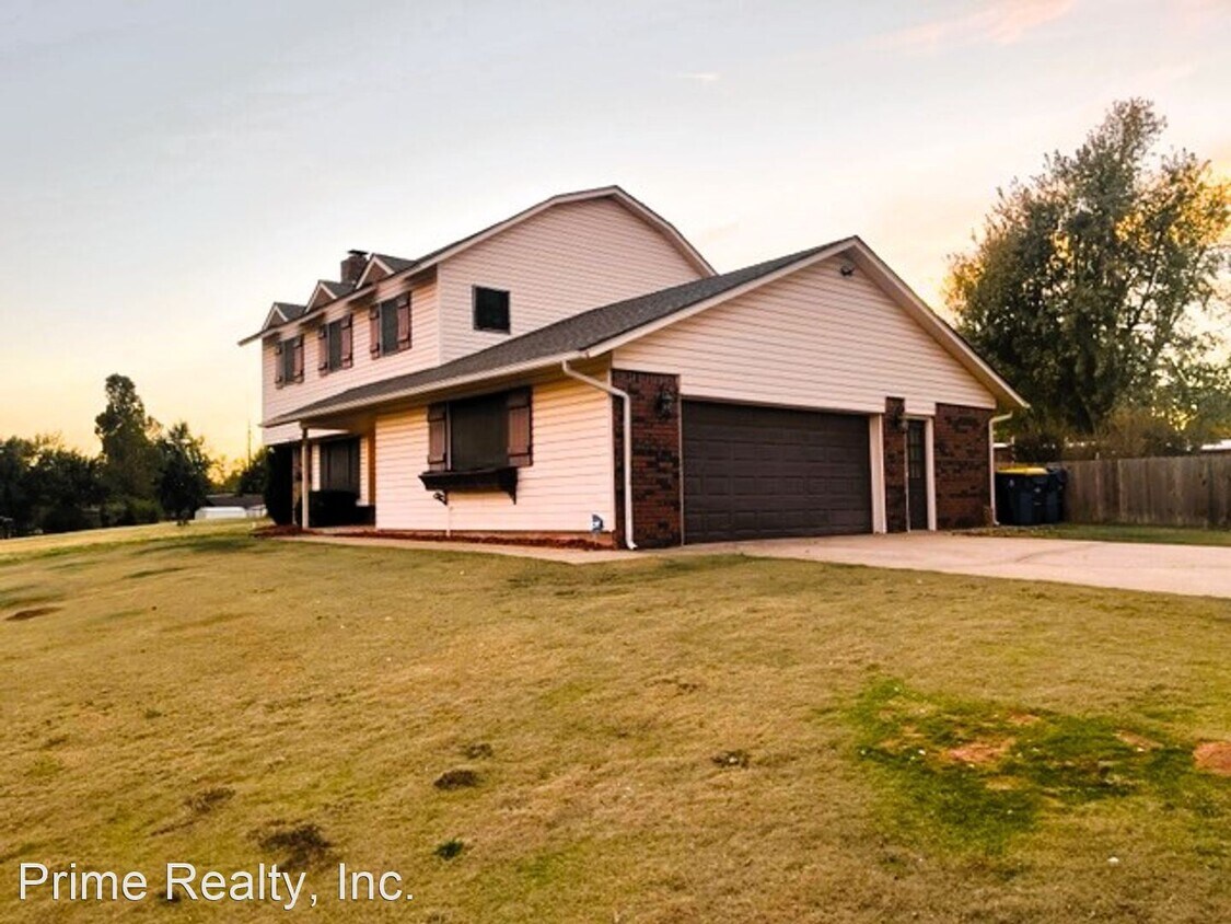 3 br, 2.5 bath House 1445 Whipporwill Drive House Rental in Choctaw, OK