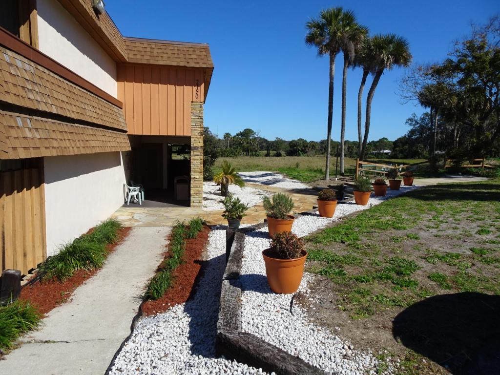 Primary Photo - 2180 Country Club Dr.